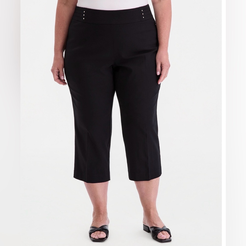NWT JM Collection Black Pull-On Capri Pants